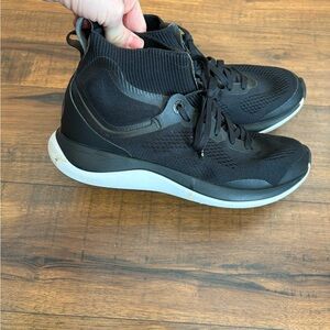 Lululemon Athletica Womens Chargefeel Low Workout Black Sneakers 8.5